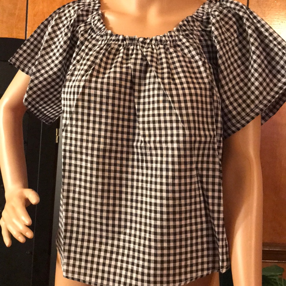 NWT Checkered Crop-like Top